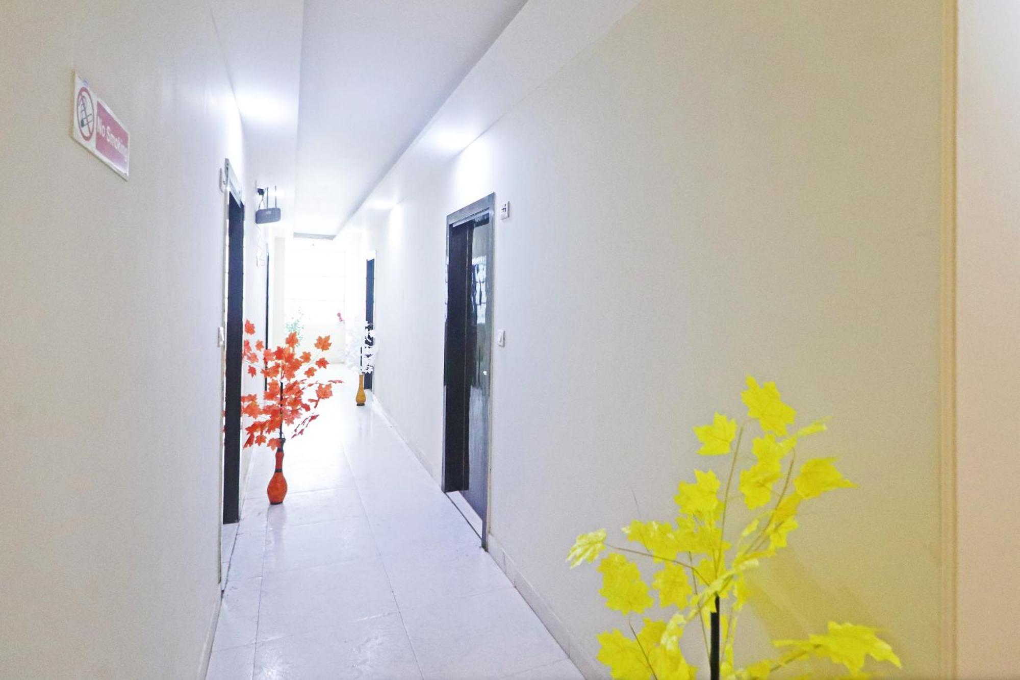 Hotel Qubic Near Igi Delhi Airport Ню Делхи Екстериор снимка