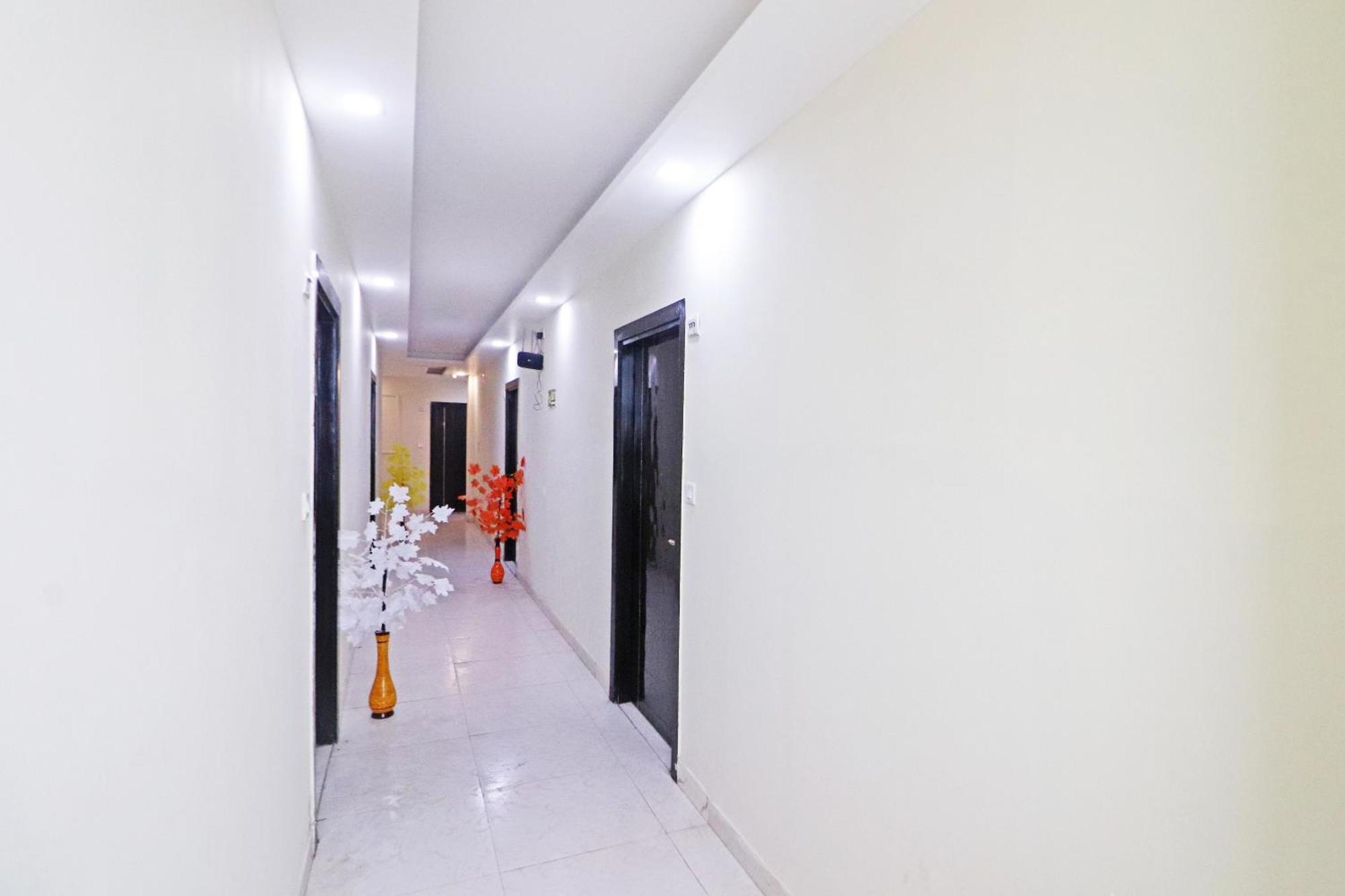 Hotel Qubic Near Igi Delhi Airport Ню Делхи Екстериор снимка