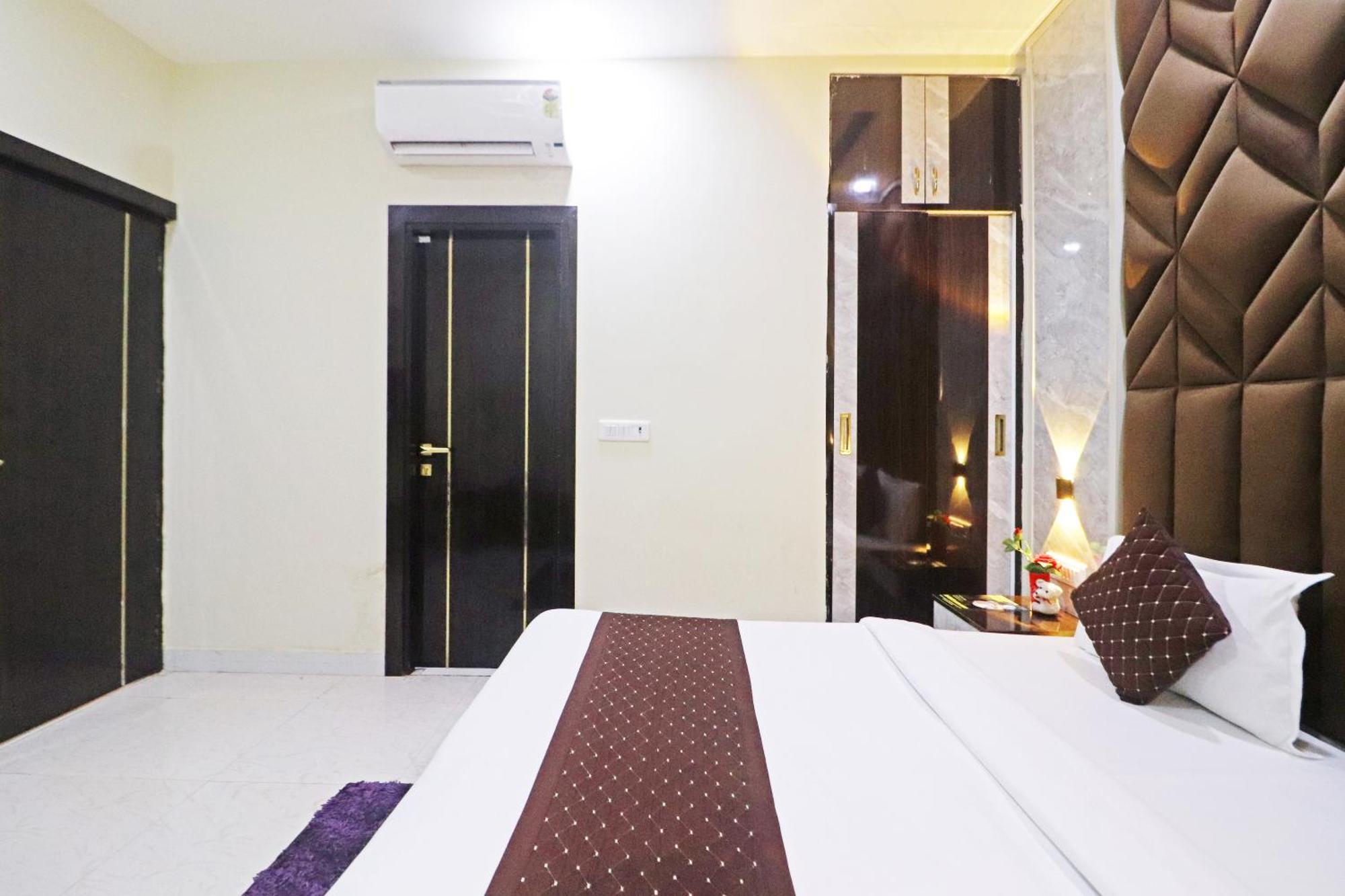 Hotel Qubic Near Igi Delhi Airport Ню Делхи Екстериор снимка